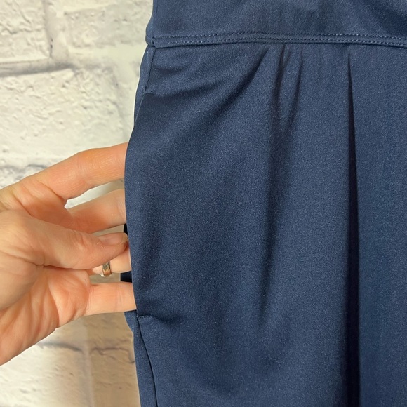 Greg Norman Women's Golf Skirt, sz Large - Picture 3 of 6